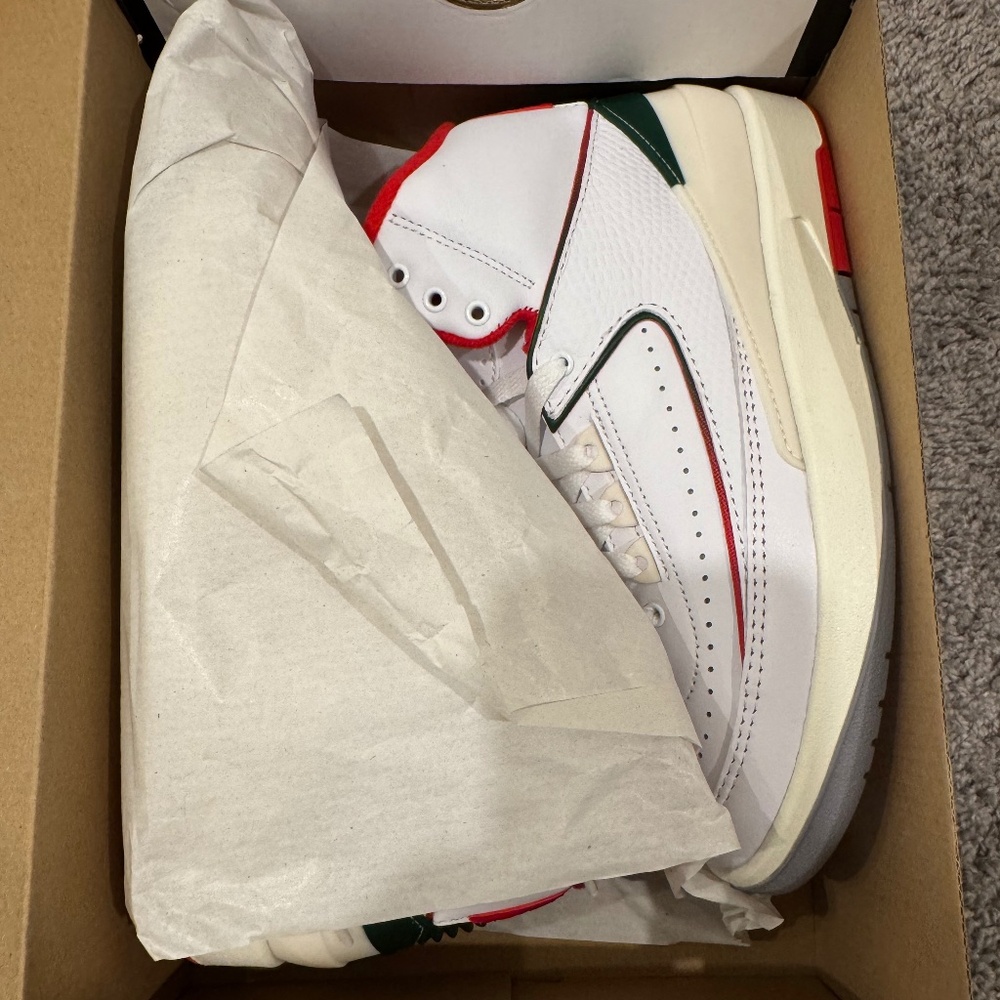 Air Jordan 2 Retro GS - White/Fire Red - Size 6Y